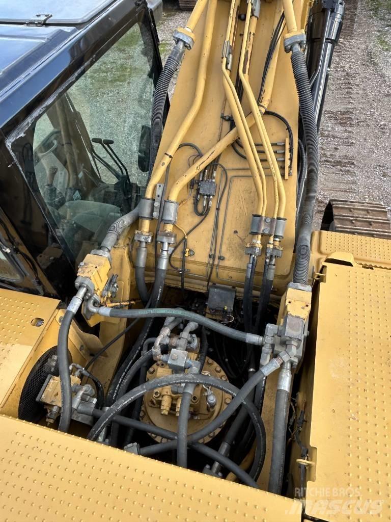 CAT 336 D L حفارات زحافة