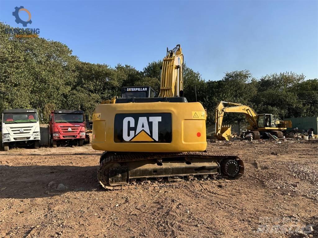 CAT 320 D حفارات زحافة