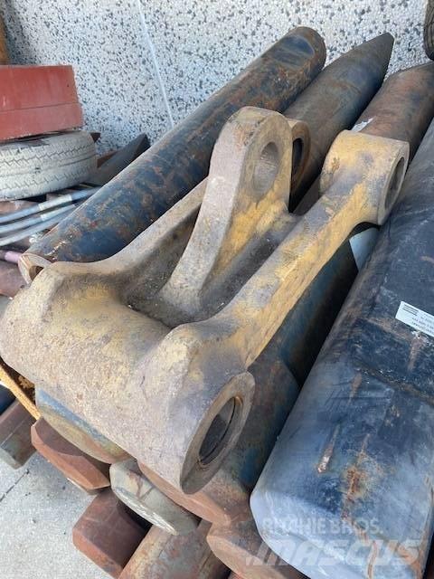 CAT 215 أذرع الغطاس