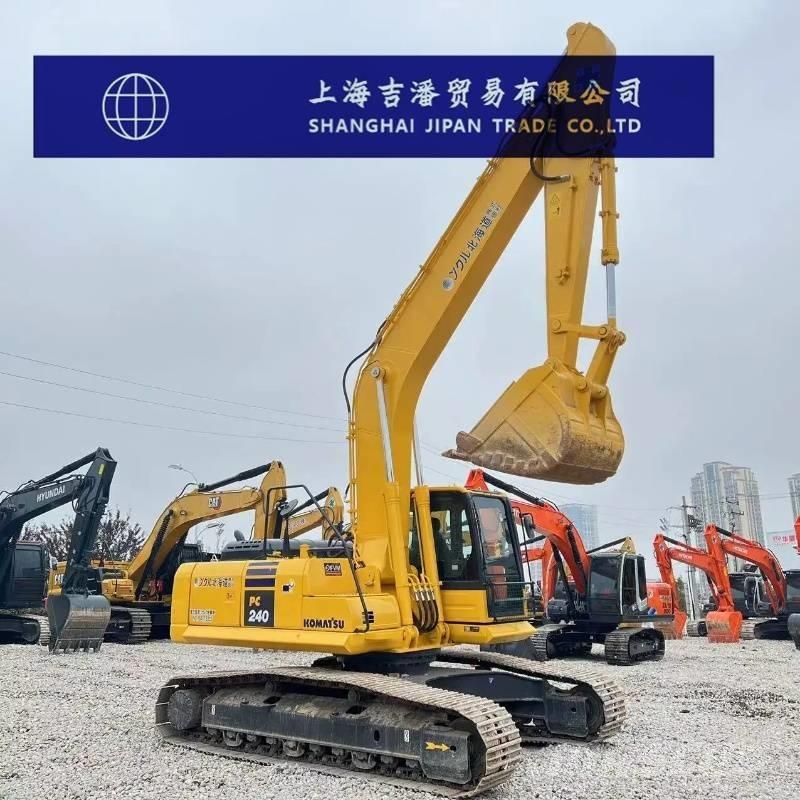 Komatsu PC 240-8 حفارات زحافة