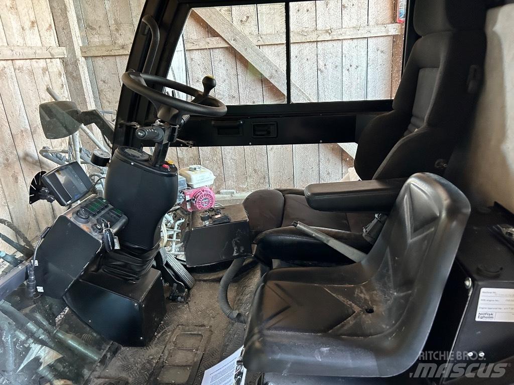 Nilfisk CR 3500 كناسات
