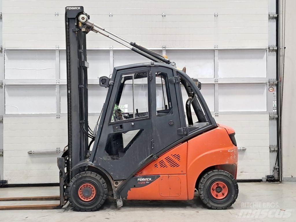 Linde H25D-02 شاحنات الديزل