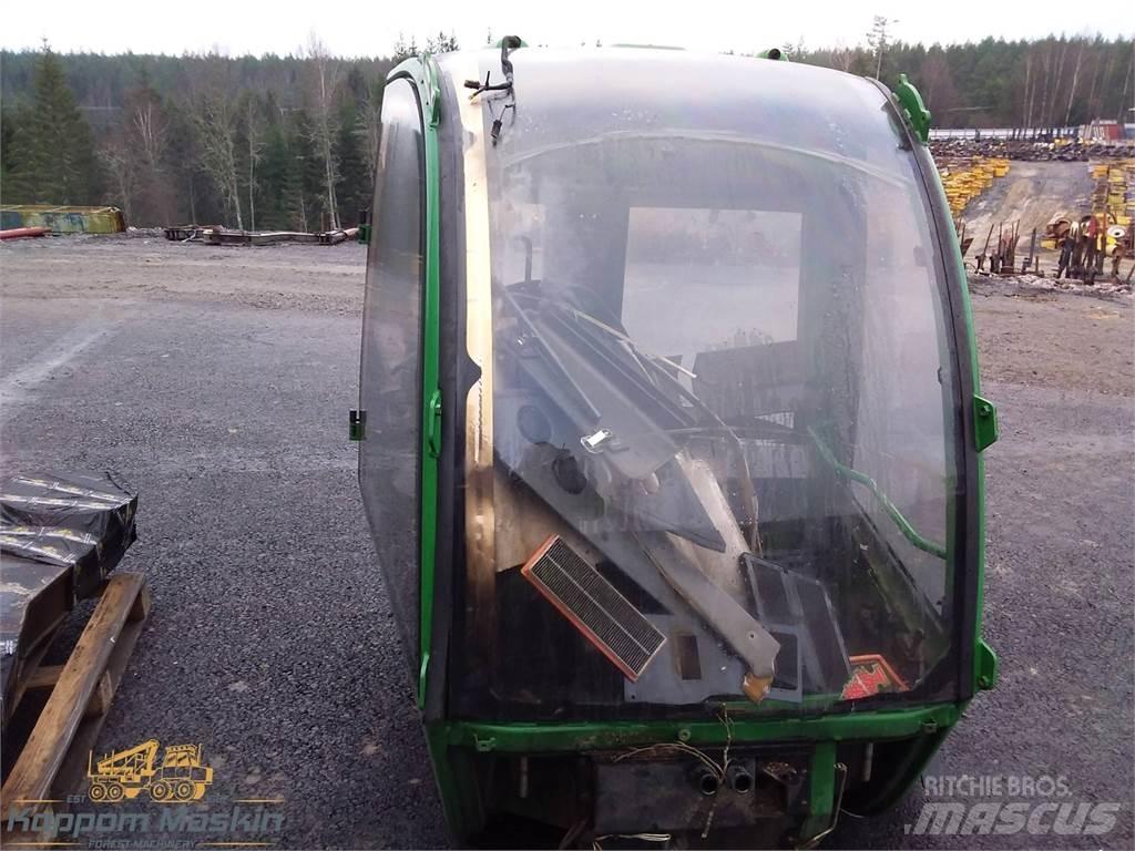 John Deere 1910e كابينة والداخلية