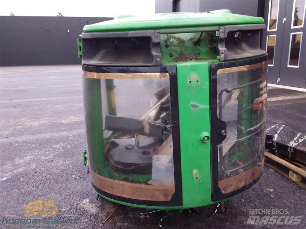 John Deere 1910e كابينة والداخلية