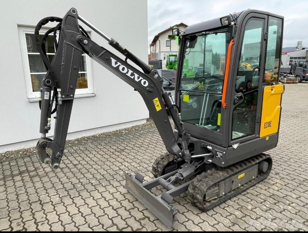 Volvo EC 18 E حفارات صغيرة أقل من 7 طن (حفارات صغيرة)