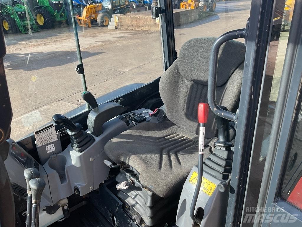 Kubota KX 030-4 حفارات صغيرة أقل من 7 طن (حفارات صغيرة)