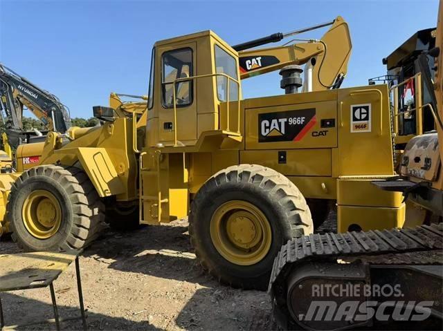CAT 966 F لوادر بعجل