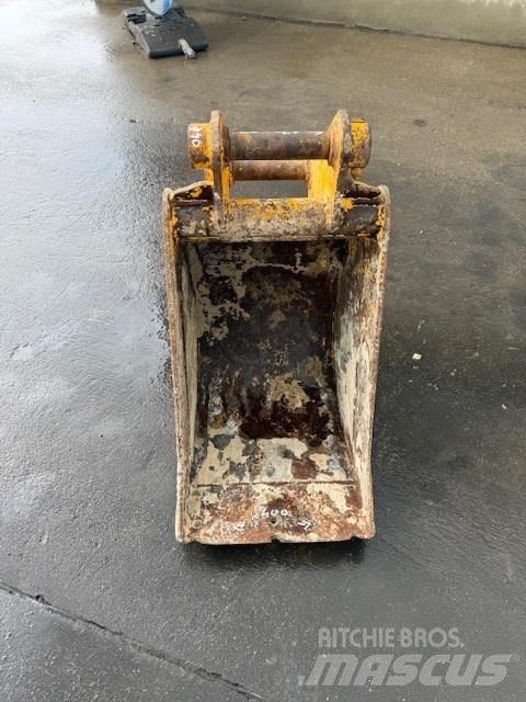 JCB 7-8 TON جرافات عكسية