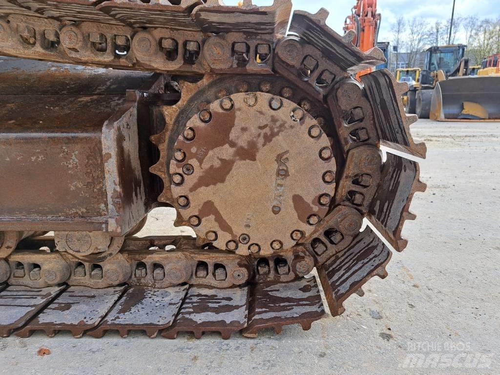 Volvo EC250ENL حفارات زحافة