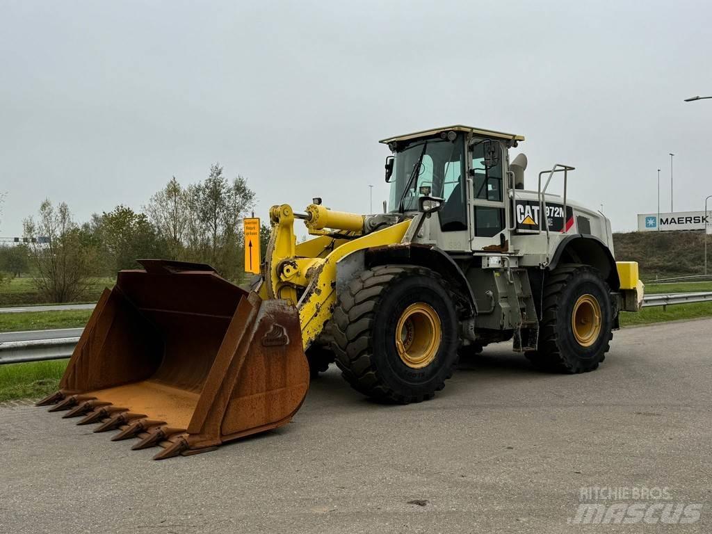 CAT 972M XE لوادر بعجل