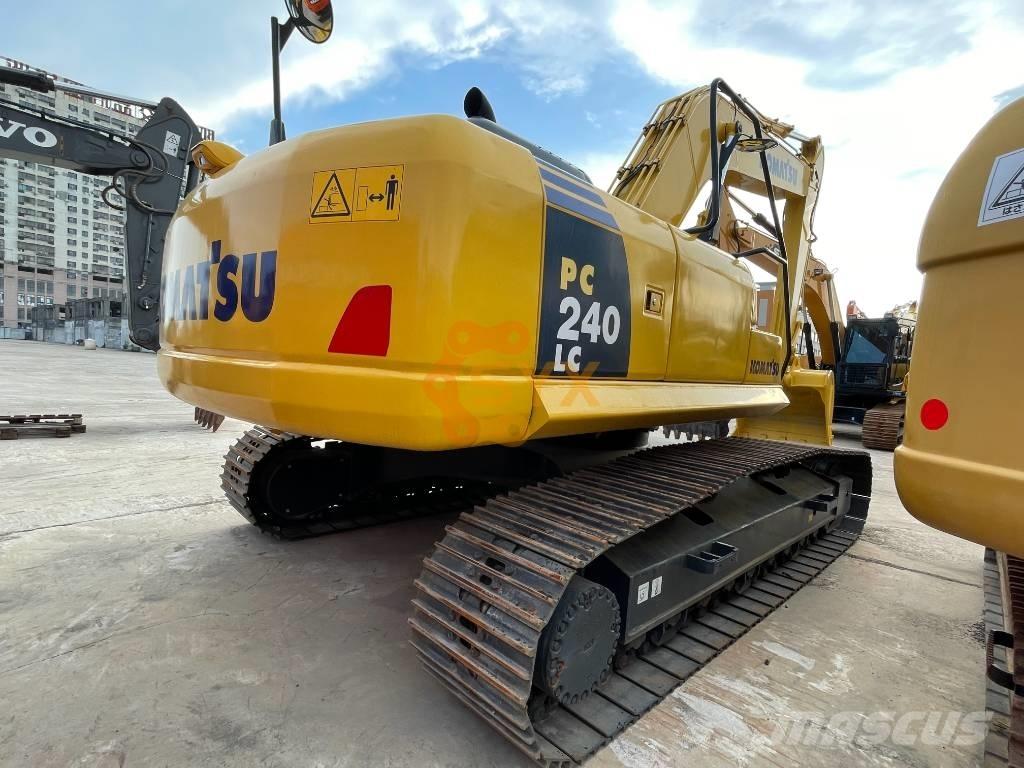 Komatsu PC 240 حفارات زحافة