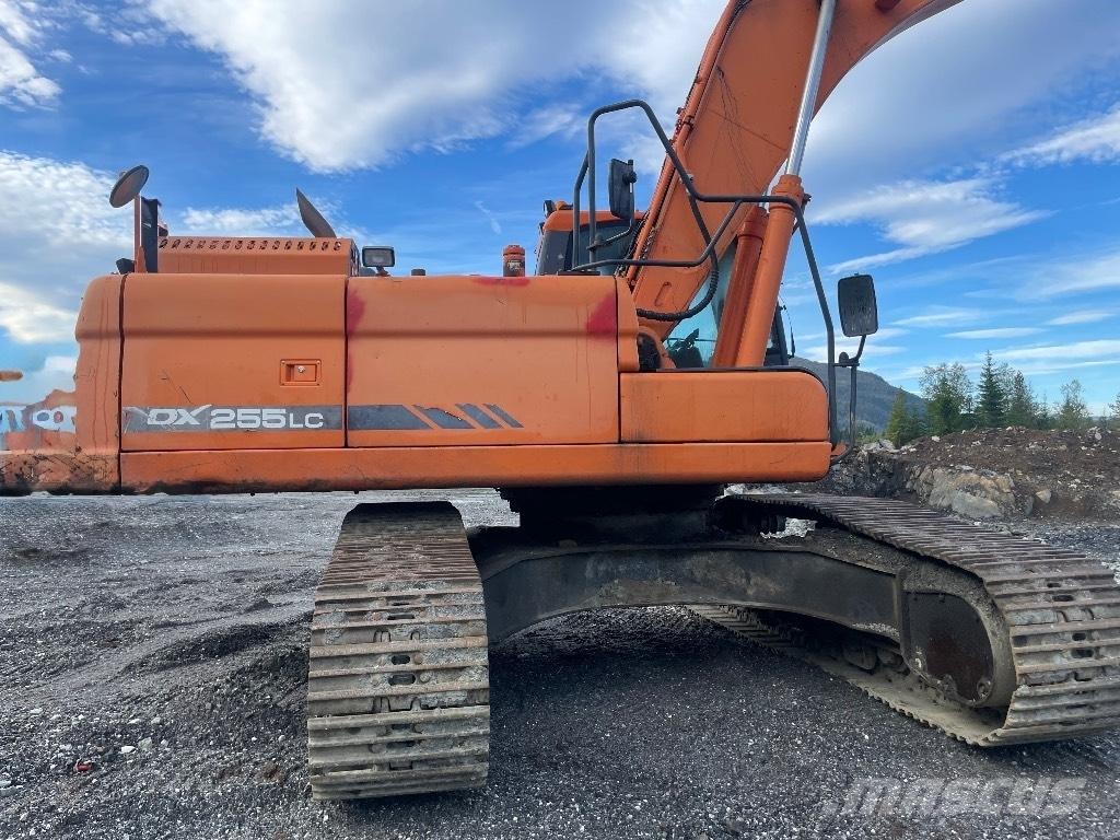 Doosan DX 255 LC-3 حفارات زحافة