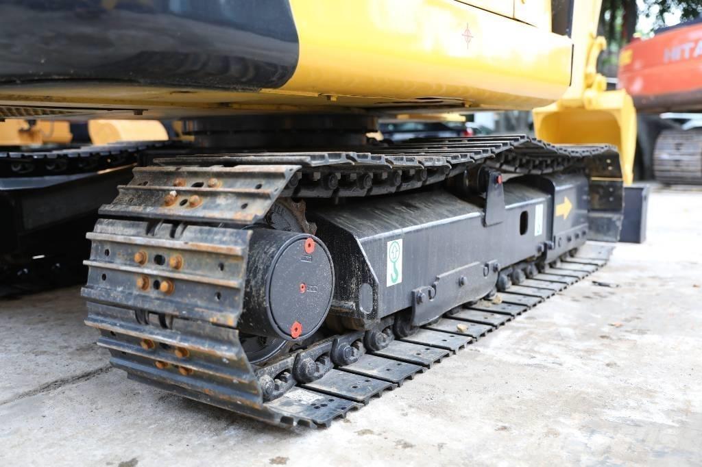 Komatsu PC 56-7 حفارات زحافة