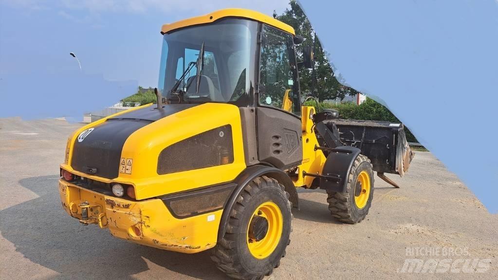 JCB 406 لوادر بعجل