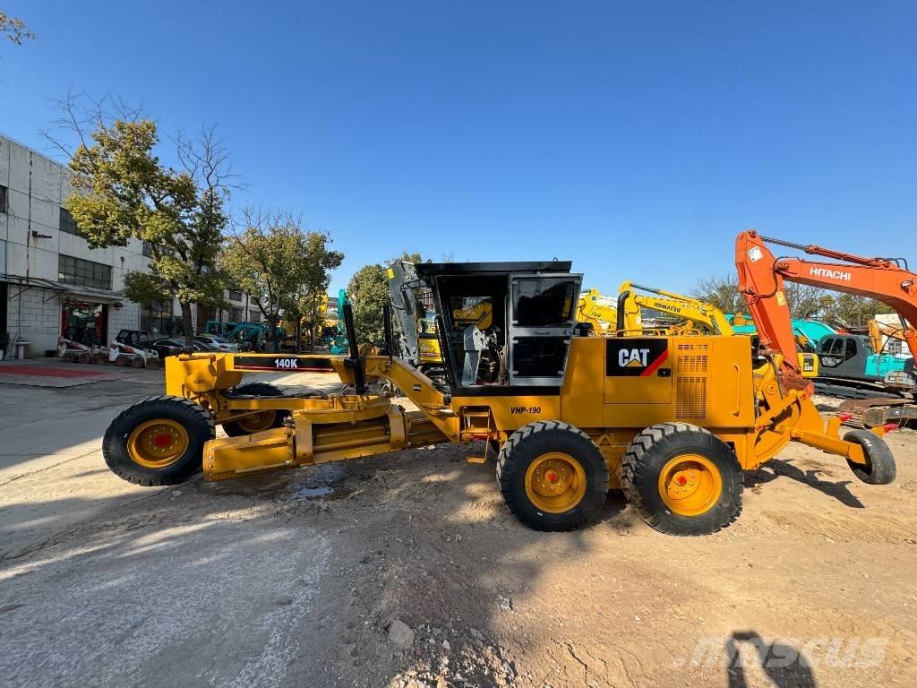 CAT 140 K معدات تمهيد الطرق