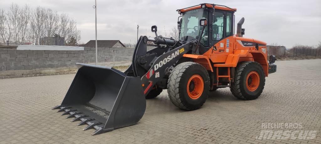 Doosan DL 280-5 لوادر بعجل