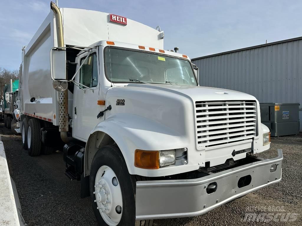 International 4900 شاحنات المخلفات