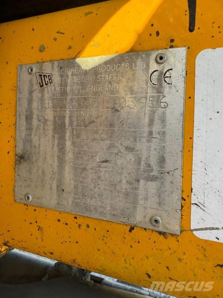 JCB JS 235 حفارات زحافة