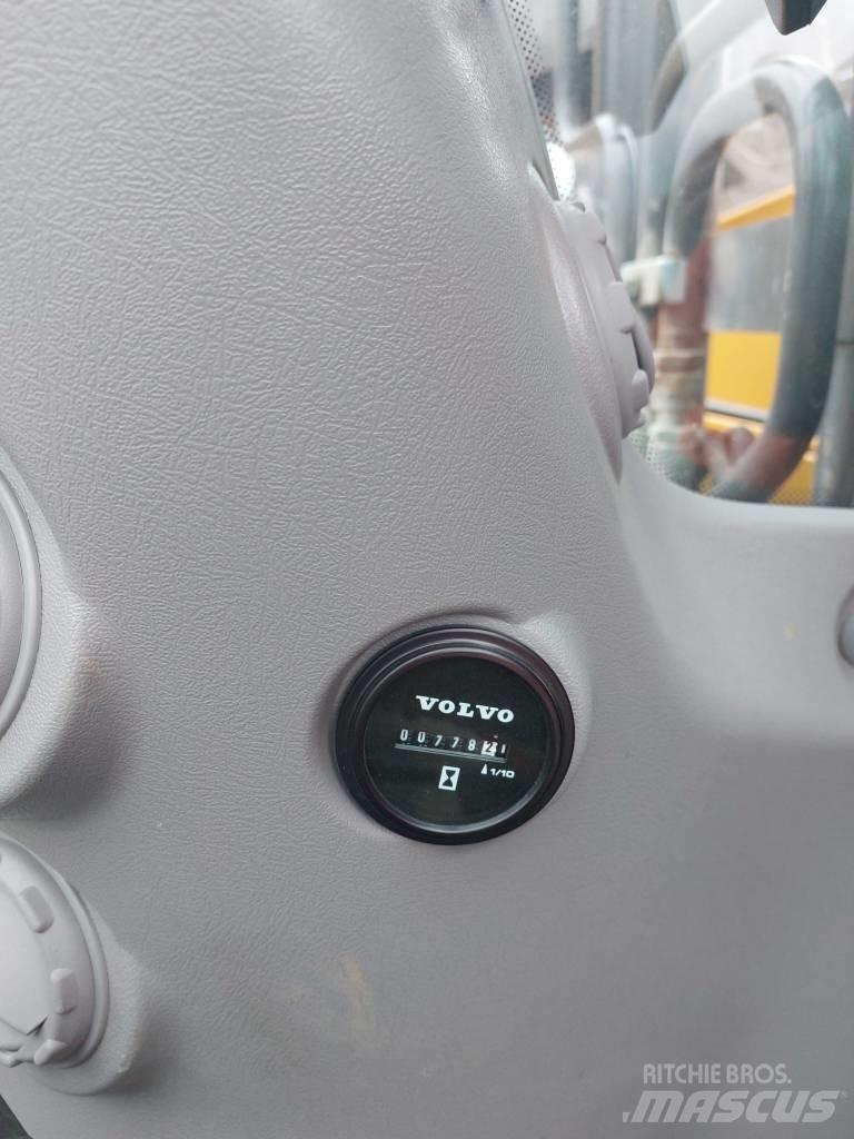 Volvo EC 220 E حفارات زحافة