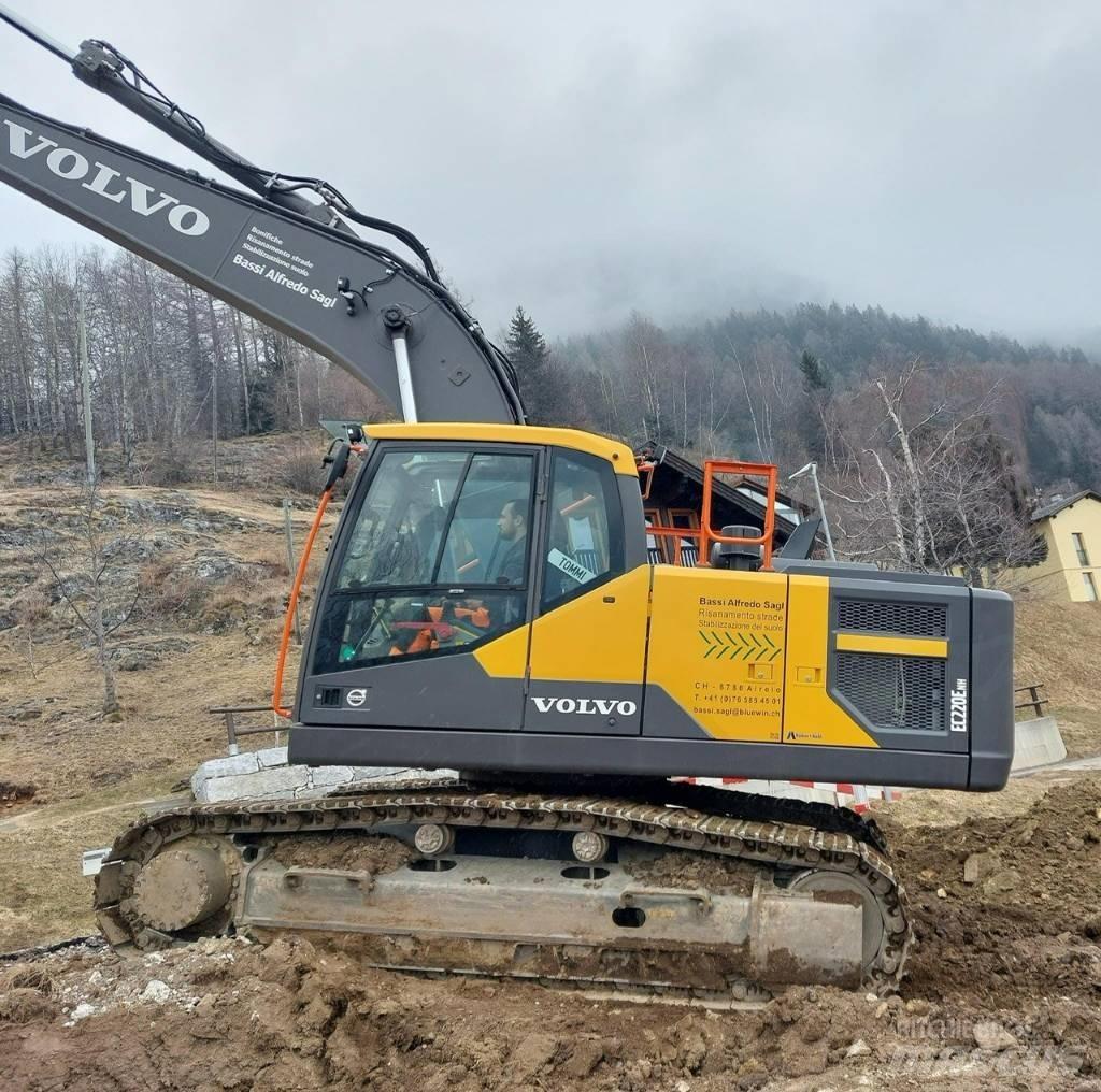 Volvo EC 220 E حفارات زحافة
