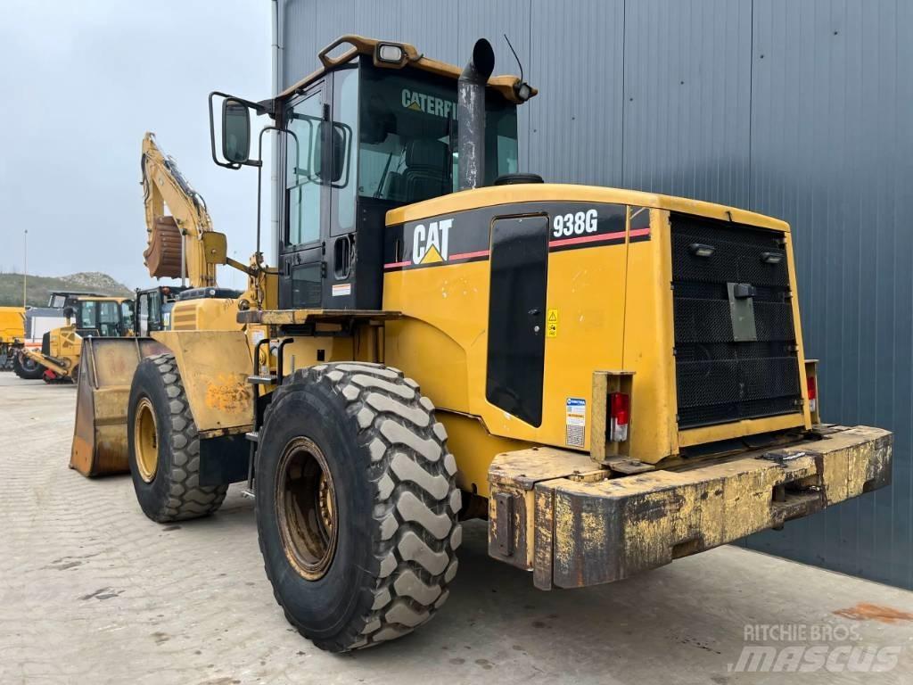 CAT 938G لوادر بعجل
