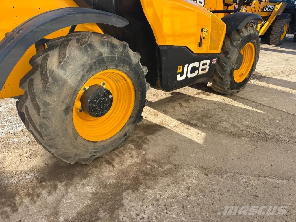 JCB 531-70 مناولات متداخلة