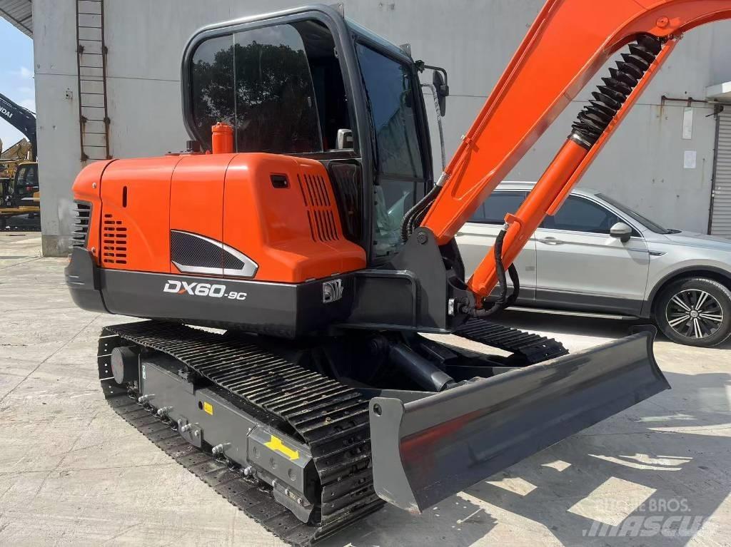 Doosan DX 60-9 C حفارات صغيرة أقل من 7 طن (حفارات صغيرة)