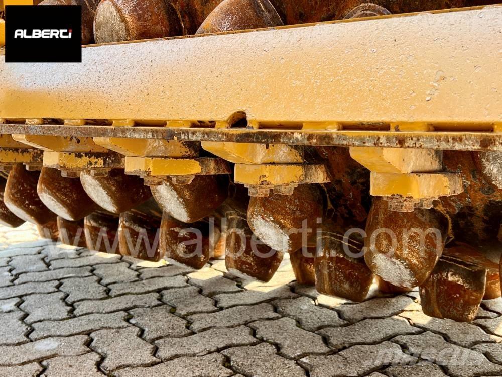 CAT CP 68 B ضاغطات التربة