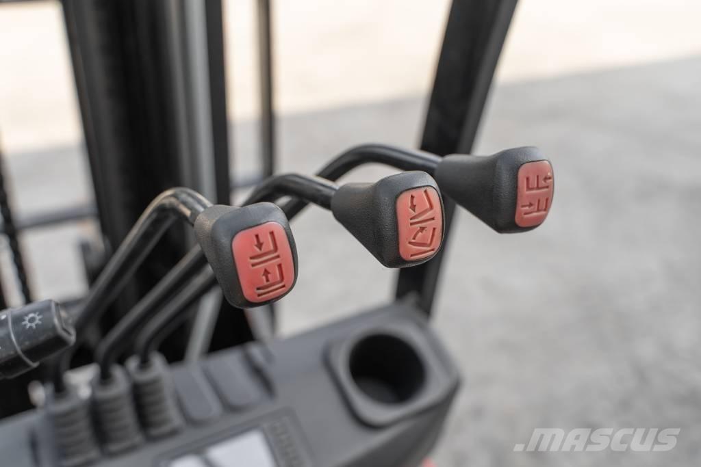 Manitou MI 25 D شاحنات الديزل