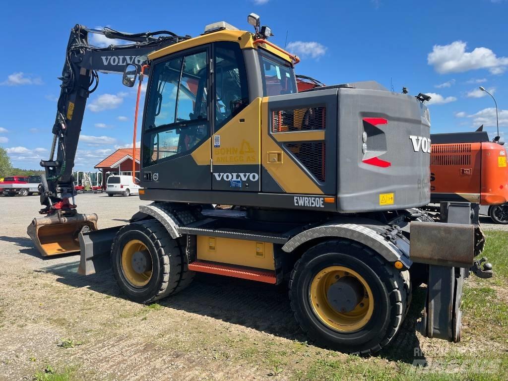 Volvo EWR 150 E حفارات بعجل