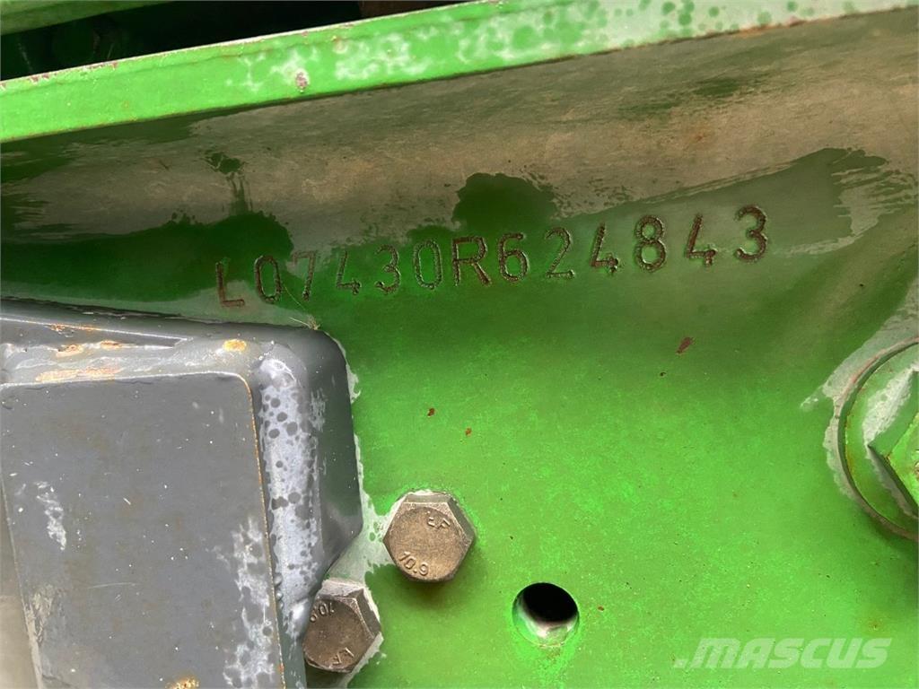 John Deere 7430 الجرارات