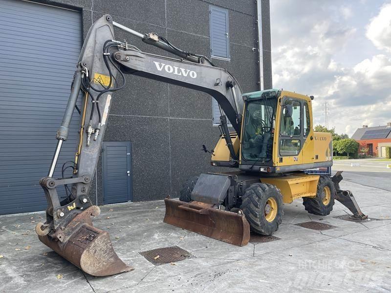 Volvo EW 140 B حفارات بعجل