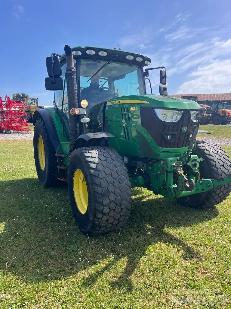 John Deere 6105 R الجرارات