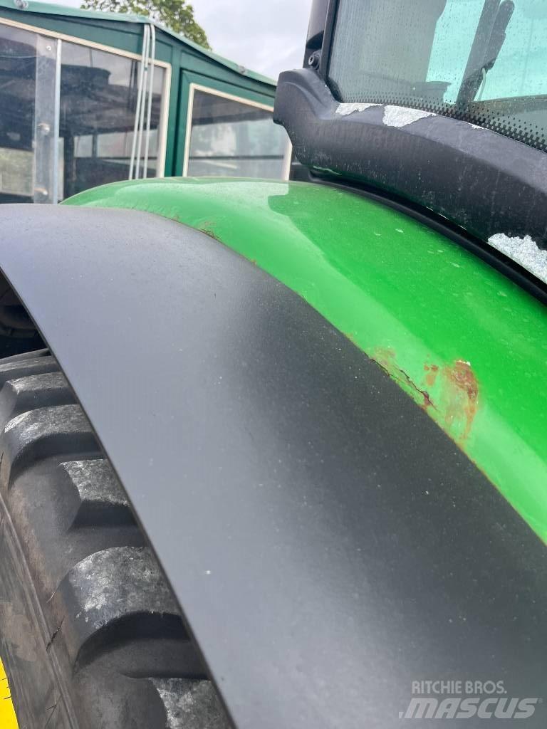 John Deere 6105 R الجرارات