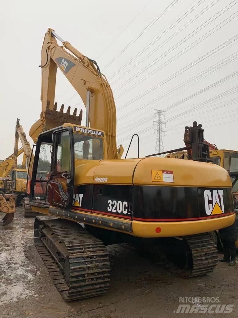 CAT 320C حفارات زحافة