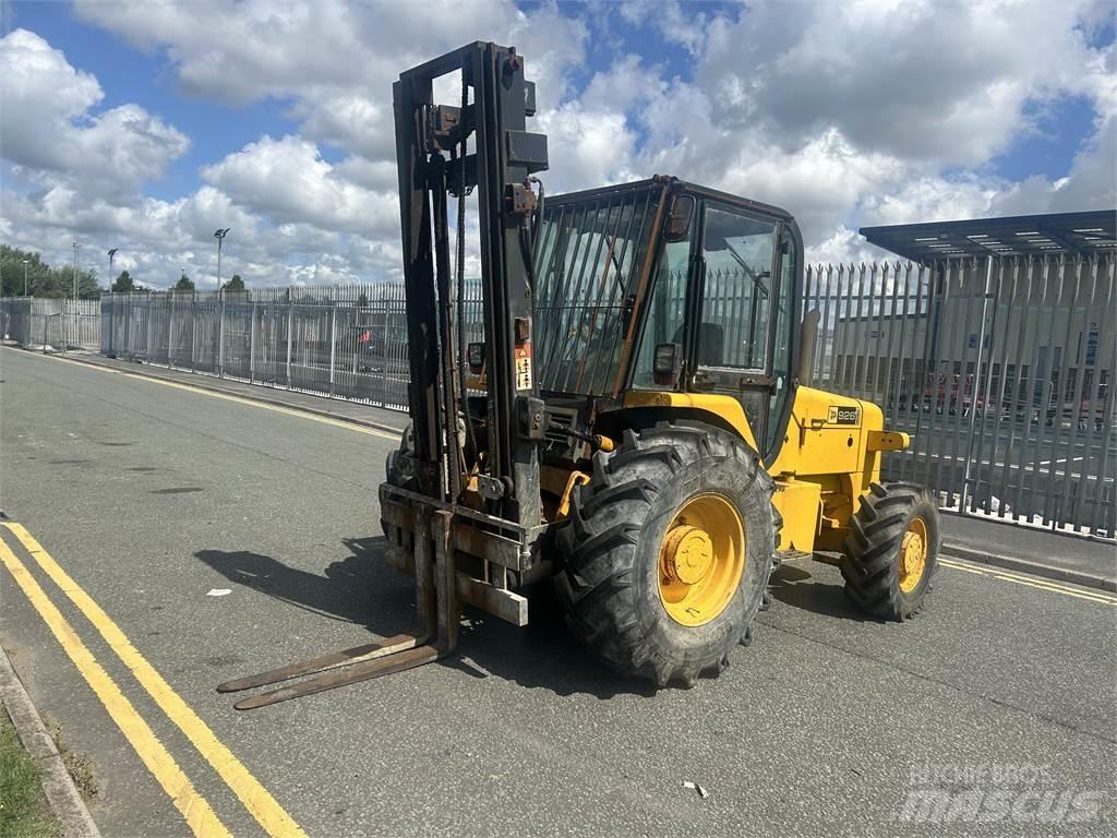 JCB 926 4x4 شاحنات الطرق الوعرة