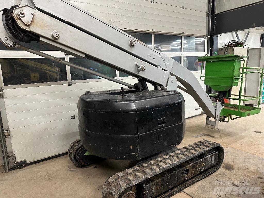 Hitachi HX 64 B رافعات سلة تلسكوبية