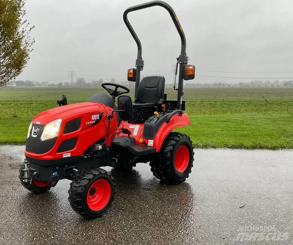 Kioti CS2510 الجرارات