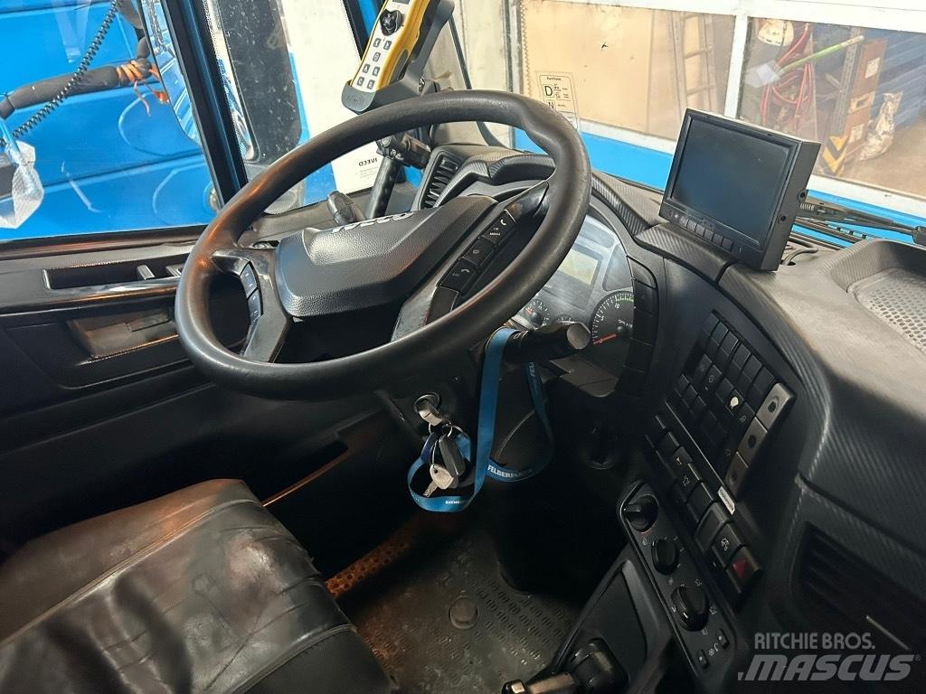 Iveco Trakker 450 شاحنات لوادر