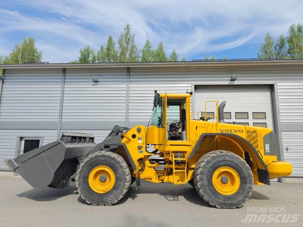 Volvo L 180 E لوادر بعجل