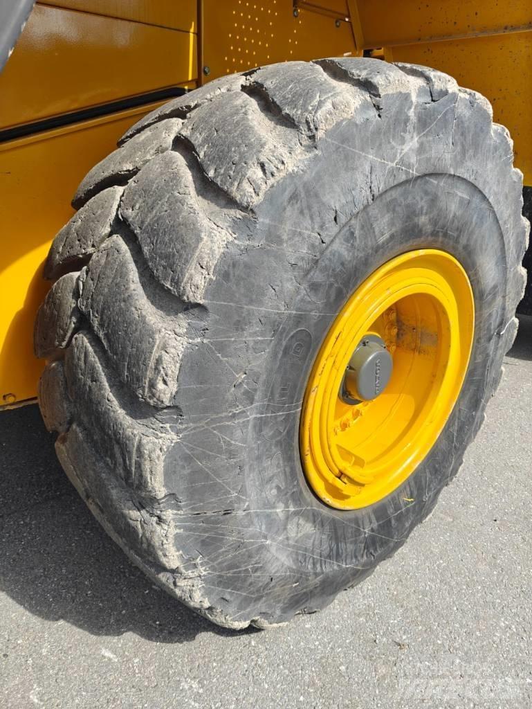 Volvo L 180 E لوادر بعجل