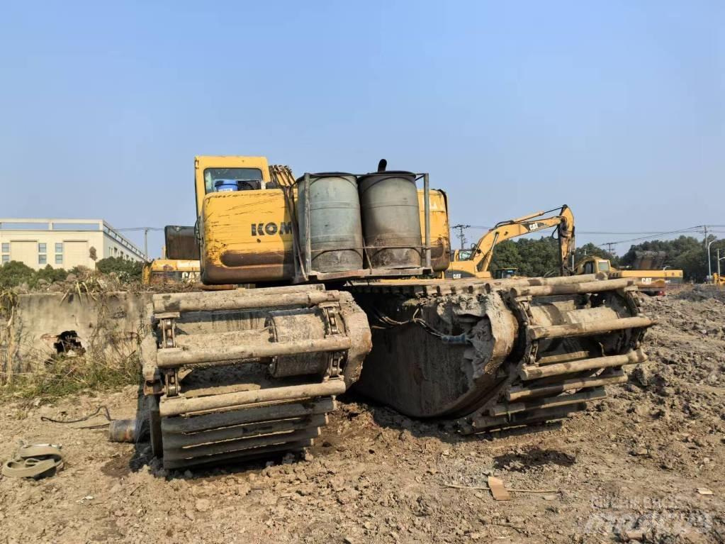 Komatsu PC 200-6 الحفارات البرمائية
