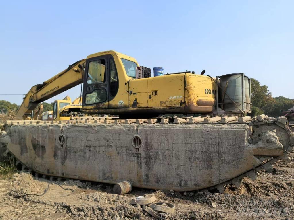 Komatsu PC 200-6 الحفارات البرمائية