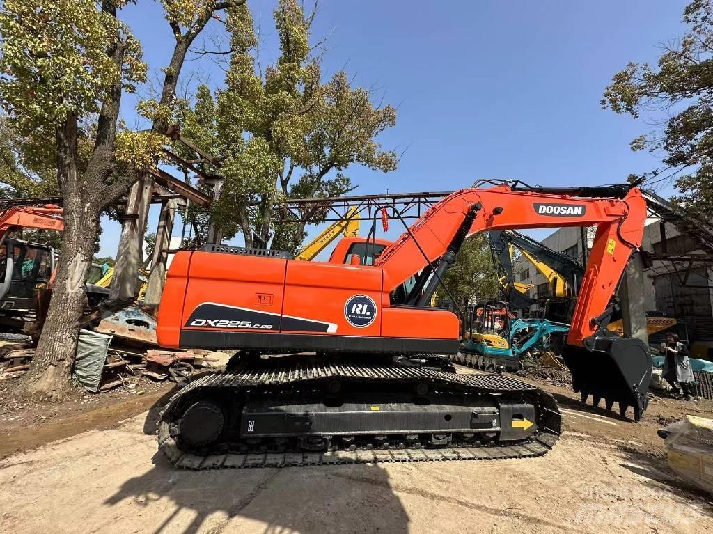Doosan DX 225 LC-9 حفارات زحافة