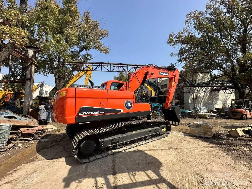 Doosan DX 225 LC-9 حفارات زحافة