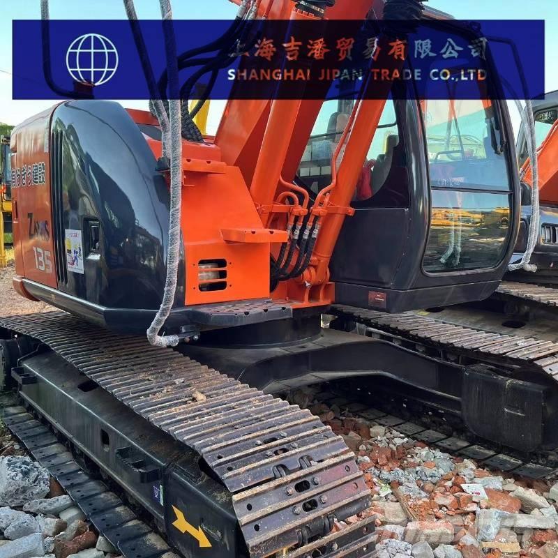 Hitachi ZX 135 حفارات وسط 7 طن - 12 طن