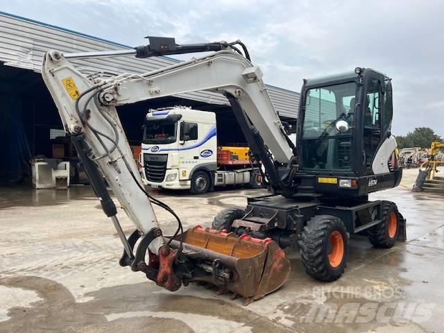 Bobcat E 57 W حفارات بعجل
