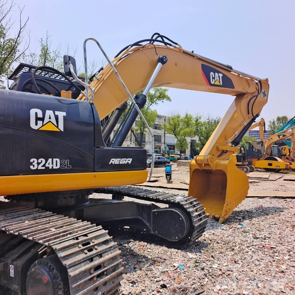 CAT 324 D L حفارات زحافة