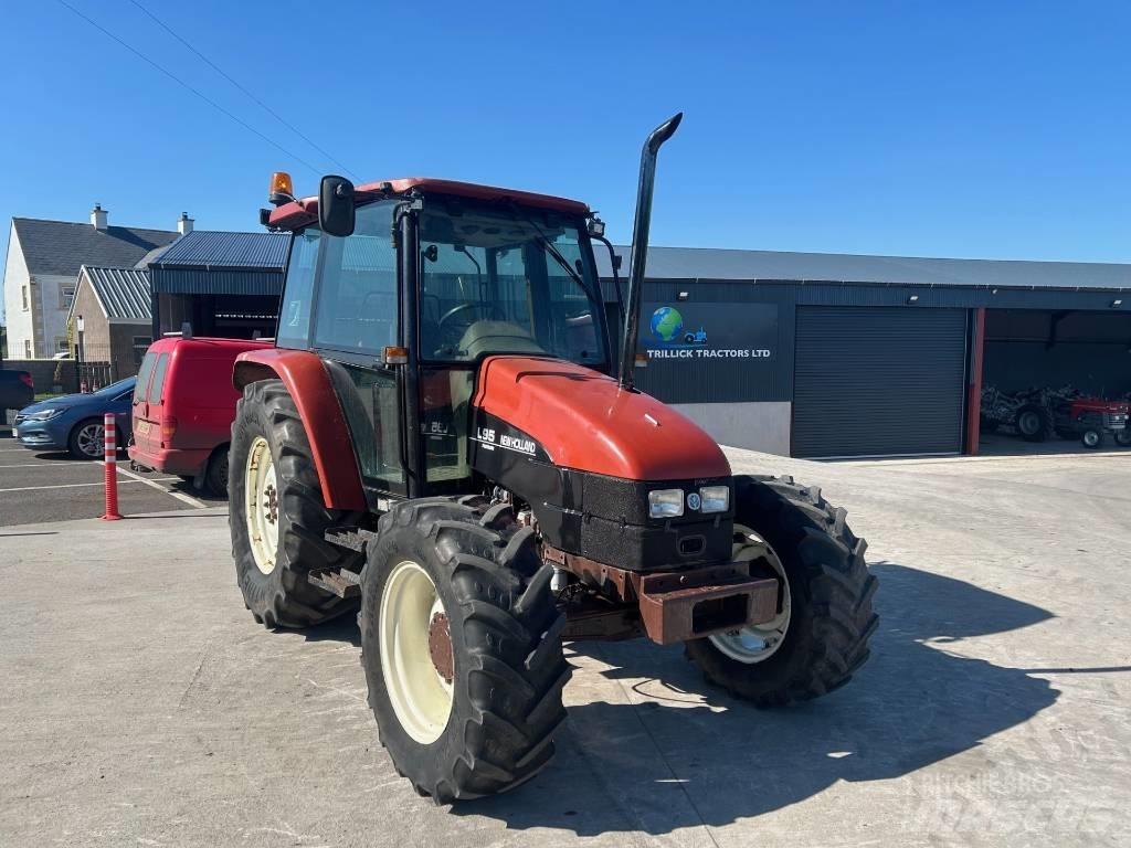 New Holland L 95 الجرارات