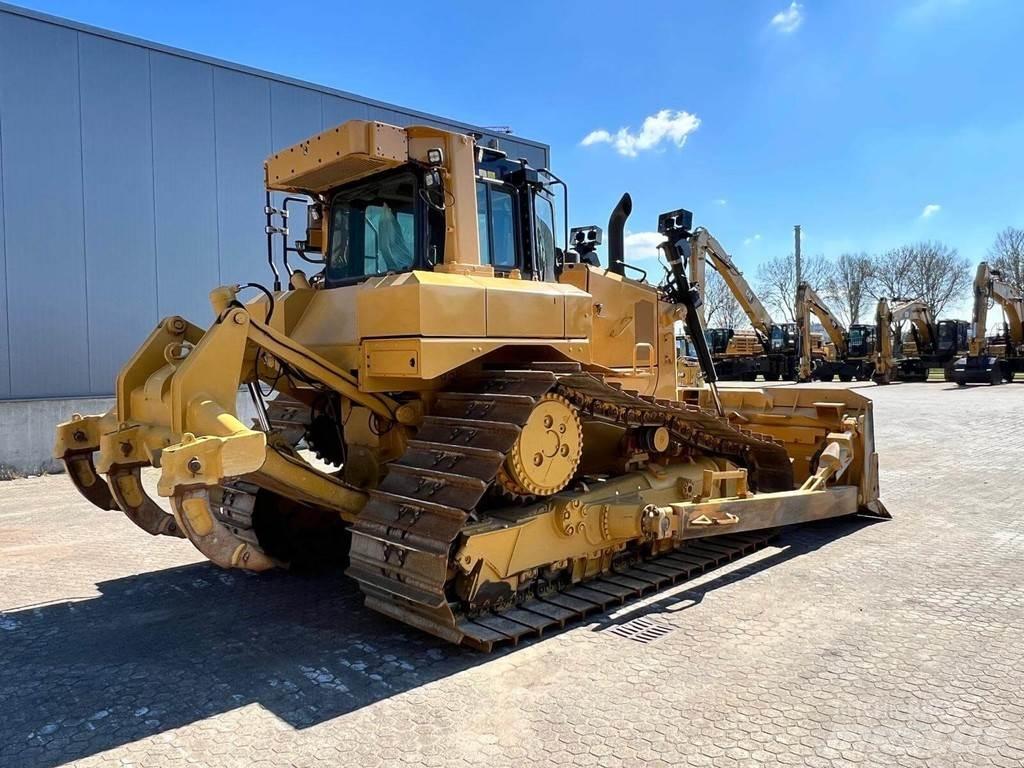 CAT D6T LGP بلدوزرات مجنزرة